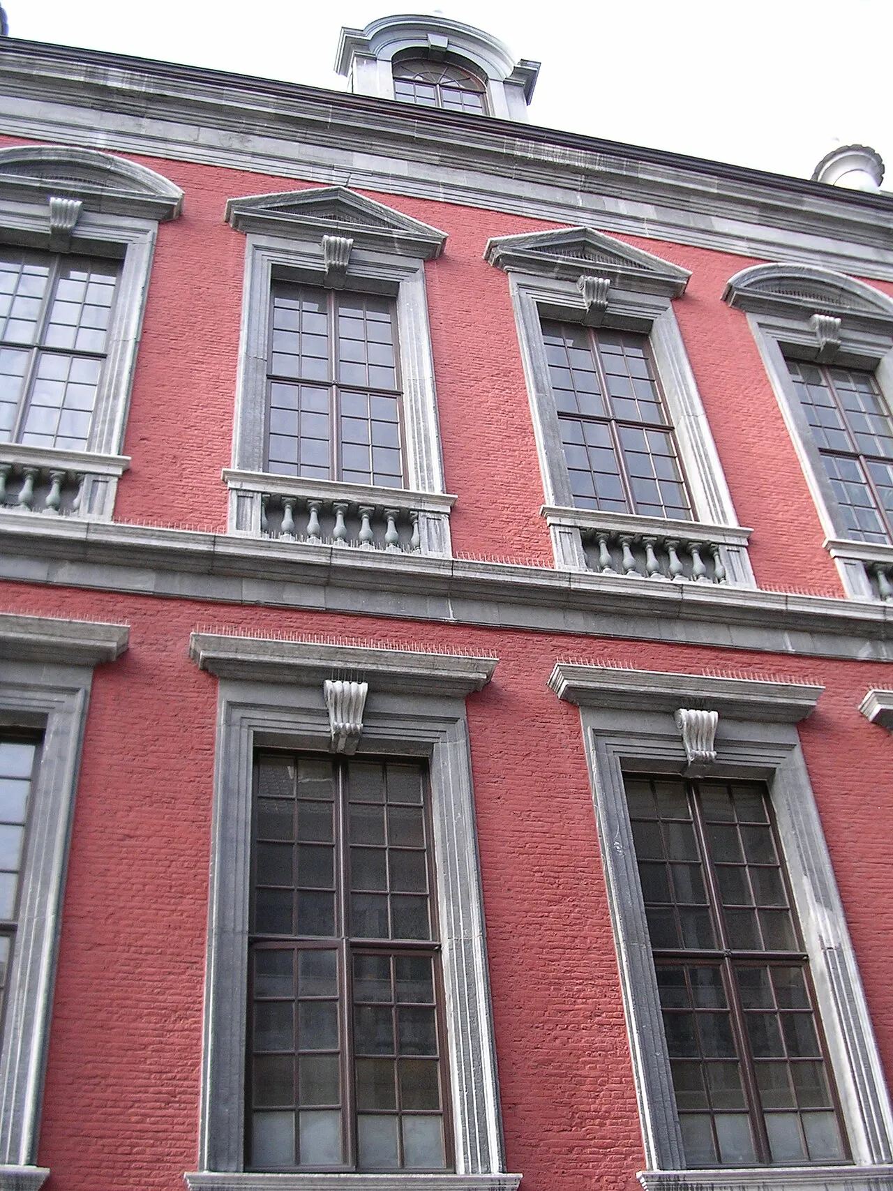Het stadhuis van Luik, waar de gemeenteraad op 19 oktober 2026 samenkwam.