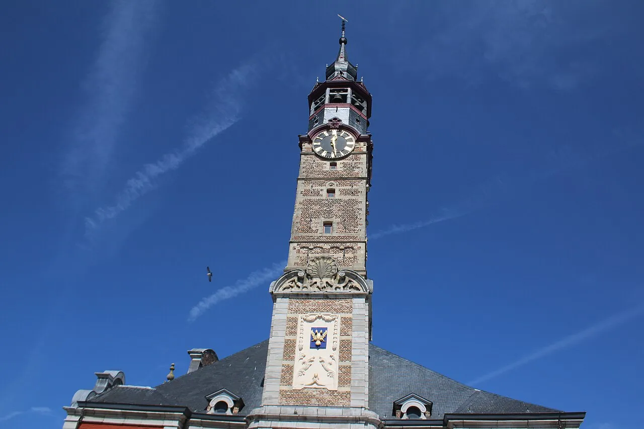 Stadhuis en belfort van Sint-Truiden, een van de Limburgse gemeenten die inwoners waarschuwden voor phishing na de hack bij softwareleverancier Vanden Broele